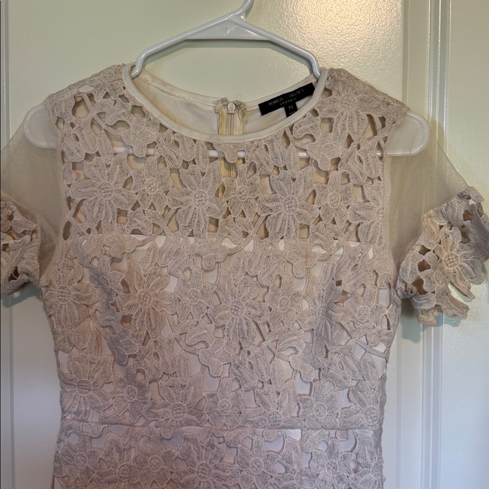 Romeo + Juliet Couture Cutout Lace Dress - Picture 8 of 13